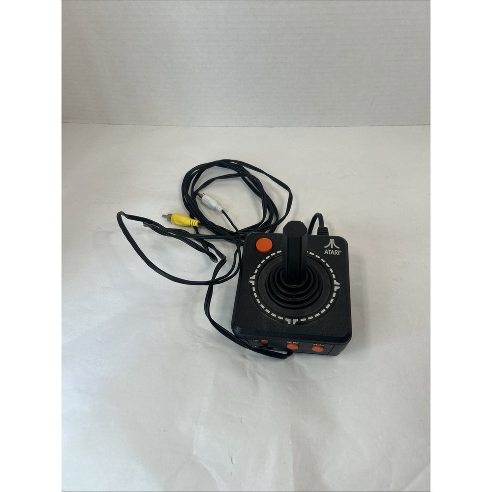 Atari 2600 Joystick 10-in-1 Plug N Play TV Video Game JAKKS Pacific 2002 Tested